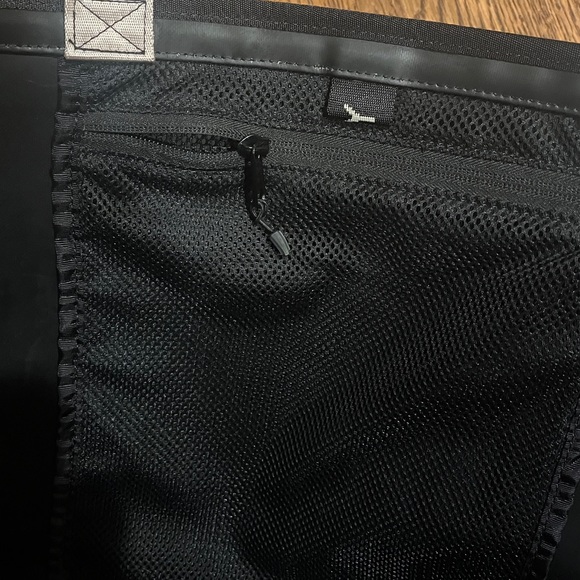 ALOHA XCHNG  Black Tote - Picture 10 of 11